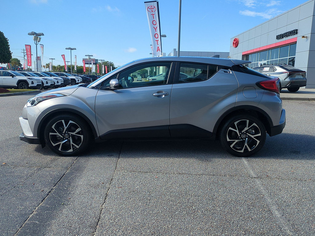 Used 2019 Toyota C-HR XLE FWD image 6