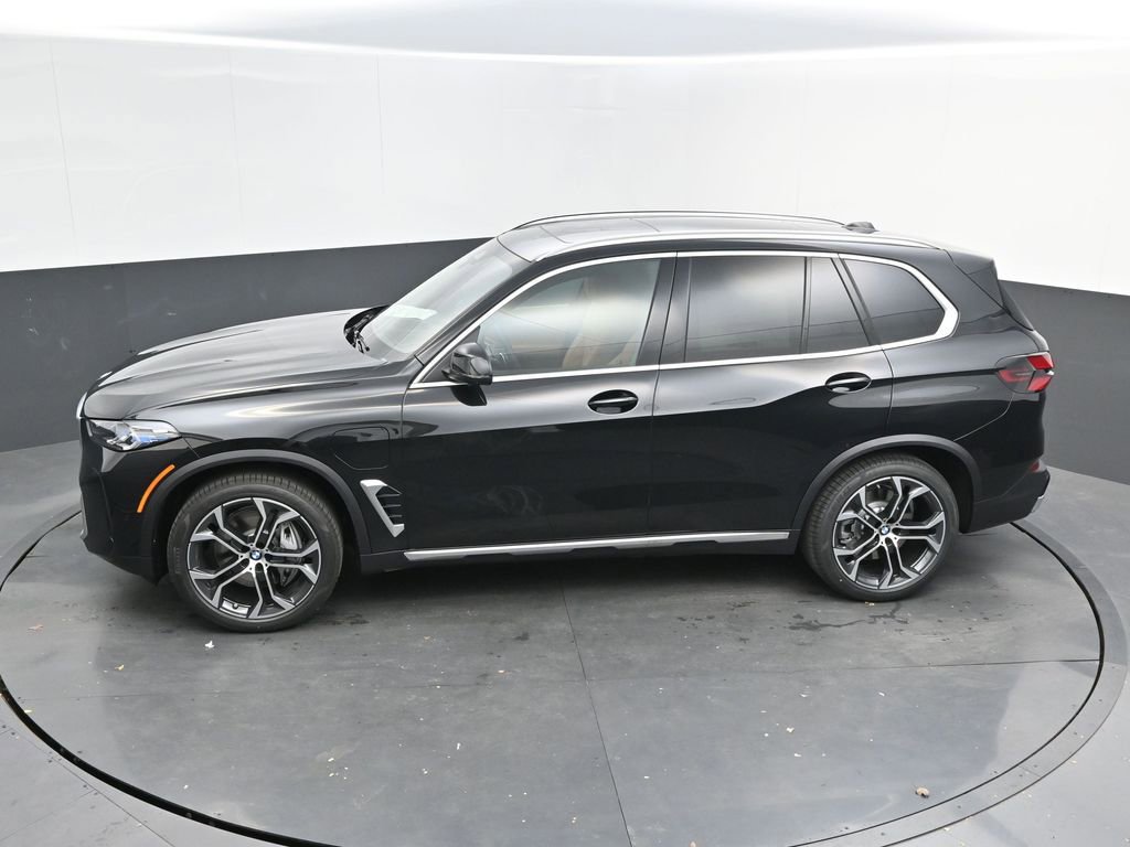 New 2026 BMW X5 xDrive50e w/ Premium Package AWD/4WD image 35