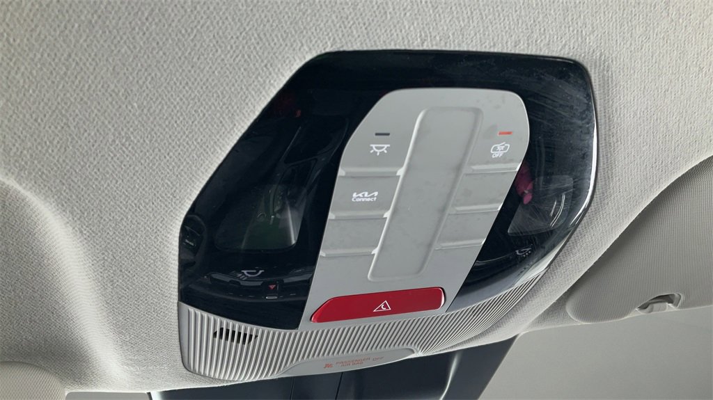 Used 2025 Kia K4 EX image 29