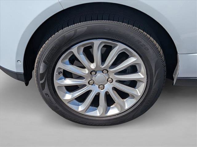 Used 2020 Land Rover Range Rover HSE image 30