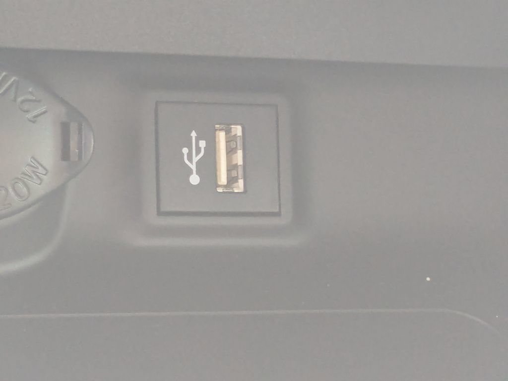 Used 2025 Toyota RAV4 XLE FWD image 8