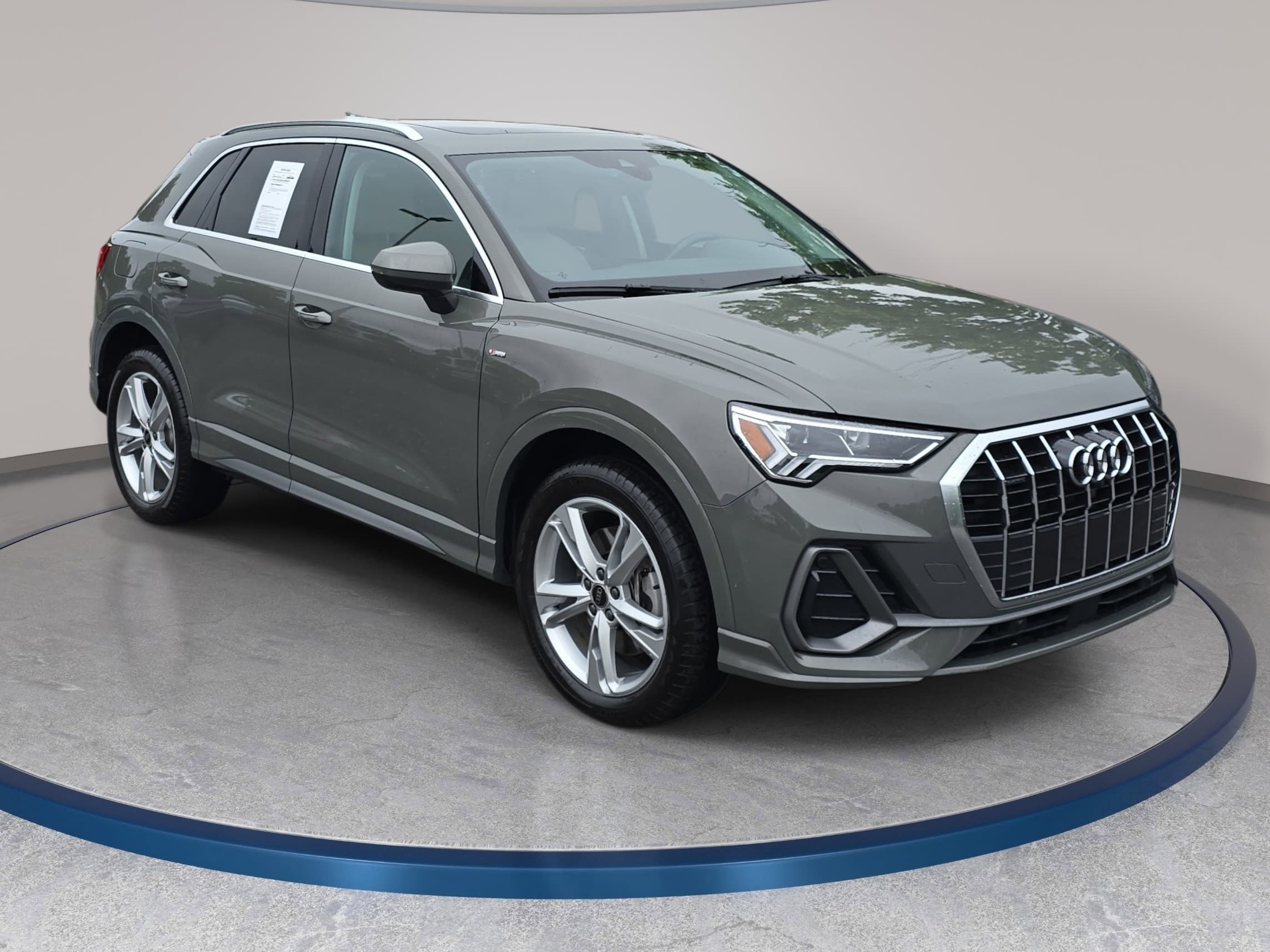 Used 2023 Audi Q3 2.0T Premium Plus w/ Premium Plus Package AWD/4WD image 3