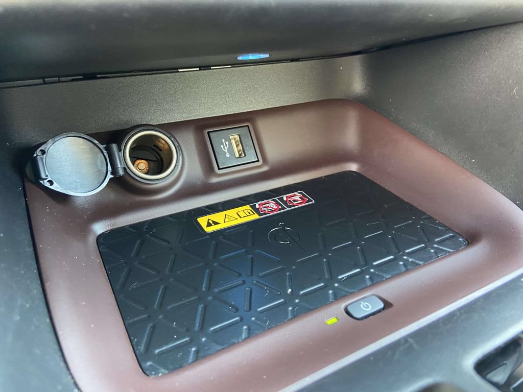 Used 2023 Toyota RAV4 Limited FWD image 34