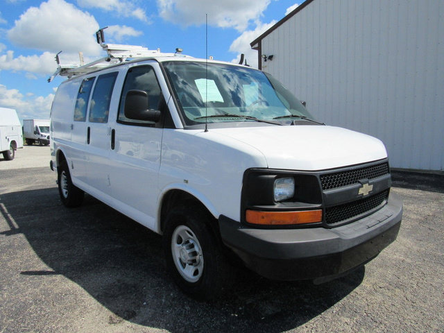 Used 2015 Chevrolet Express 2500 RWD image 9