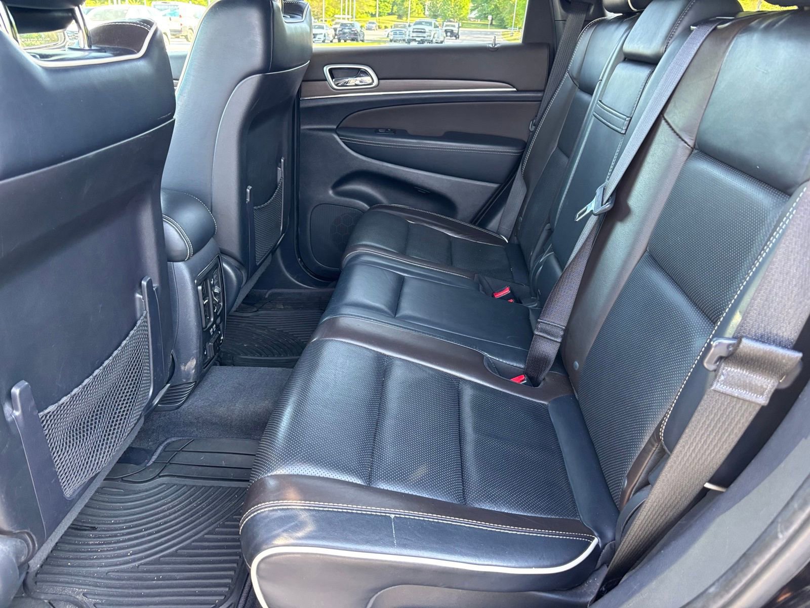 Used 2014 Jeep Grand Cherokee Overland w/ Advanced Technology Group AWD/4WD image 7