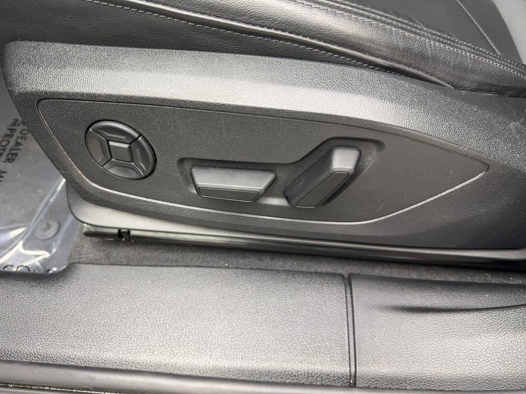 Used 2025 Audi Q3 2.0T Premium image 31