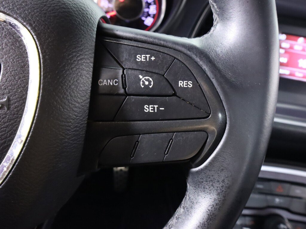 Used 2016 Dodge Challenger R/T RWD image 13