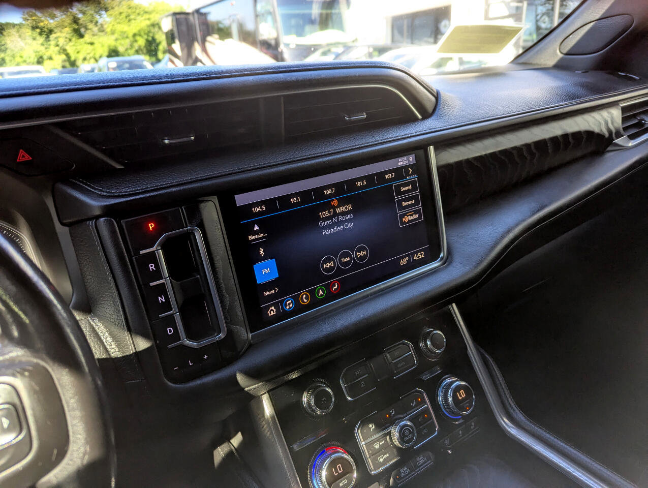 Used 2021 GMC Yukon XL Denali image 21