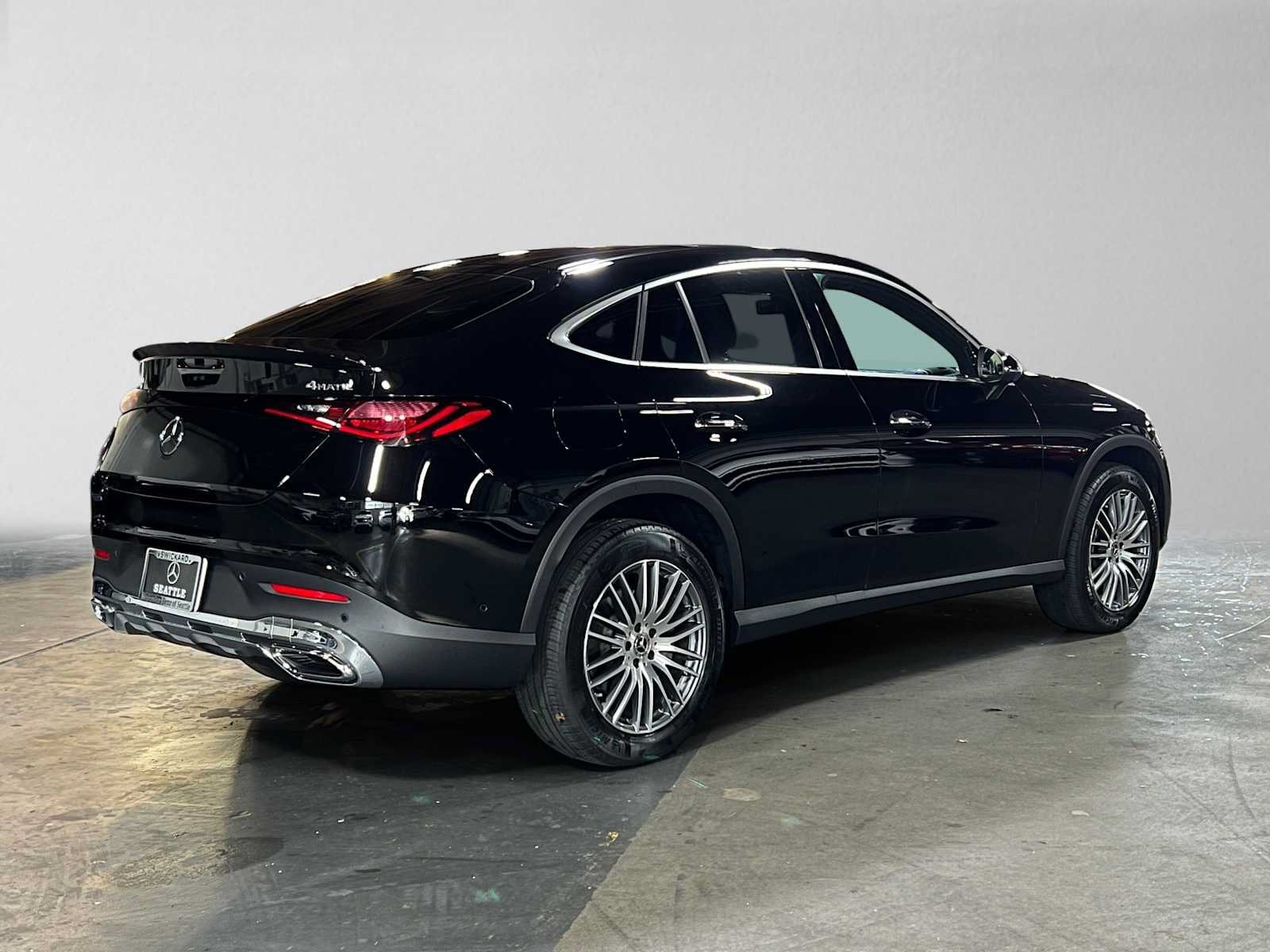 Used 2026 Mercedes-Benz GLC 300 4MATIC image 3