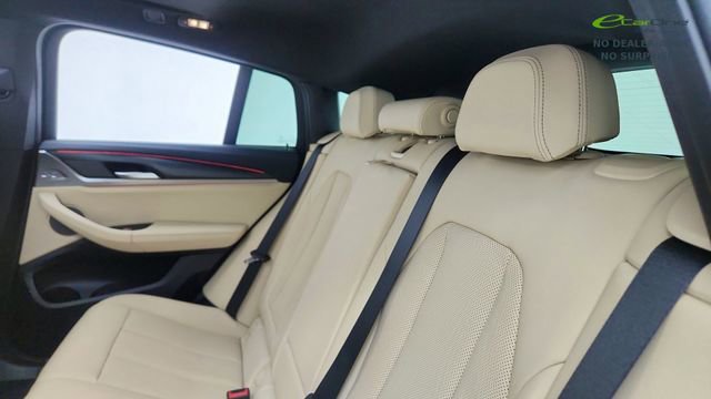Used 2025 BMW X4 M40i w/ Premium Package image 30