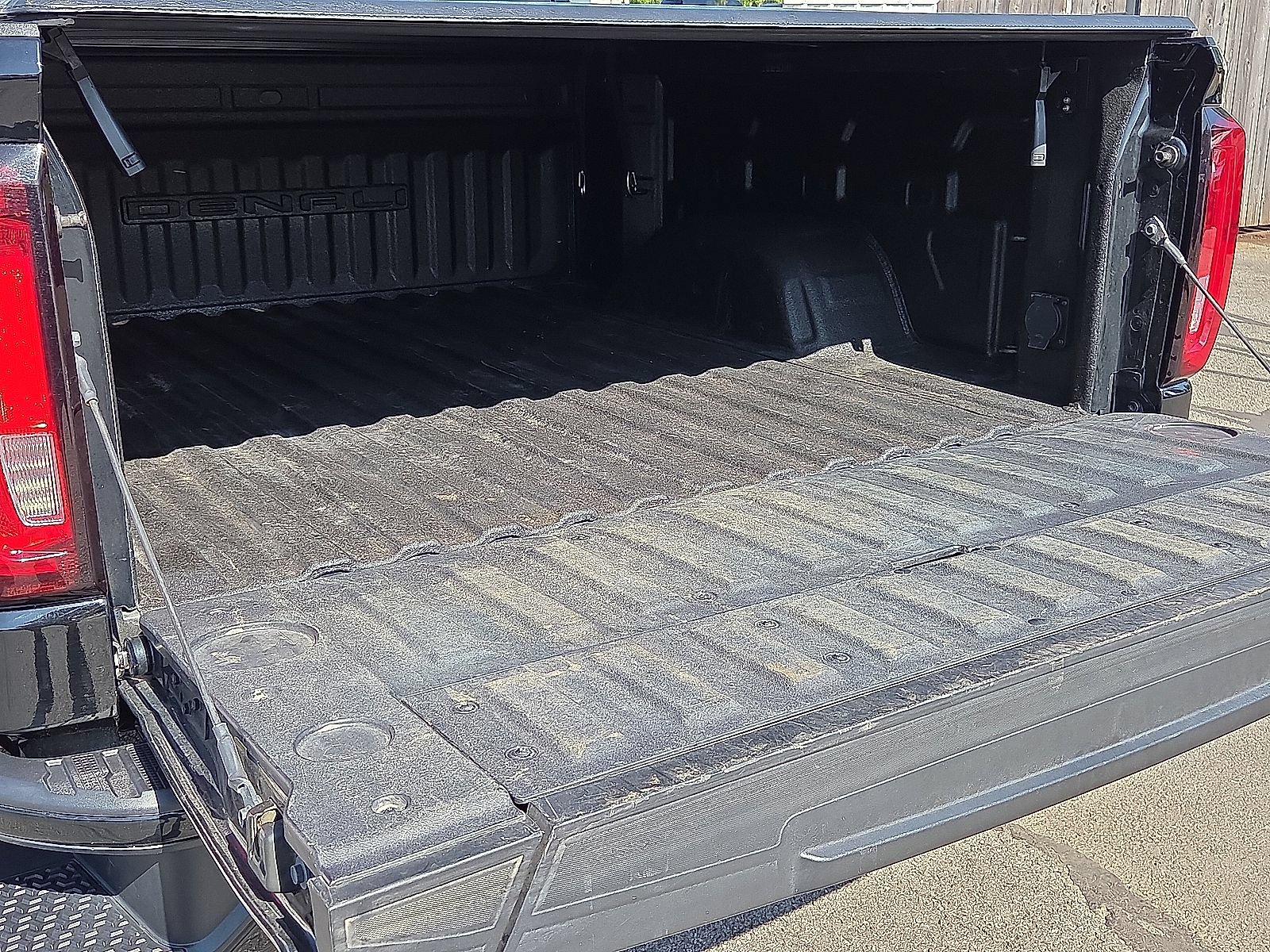 Used 2022 GMC Sierra 1500 Denali AWD/4WD image 18