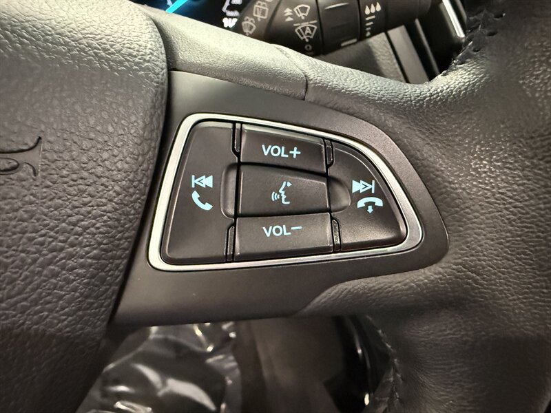Used 2019 Ford Escape Titanium AWD/4WD image 39