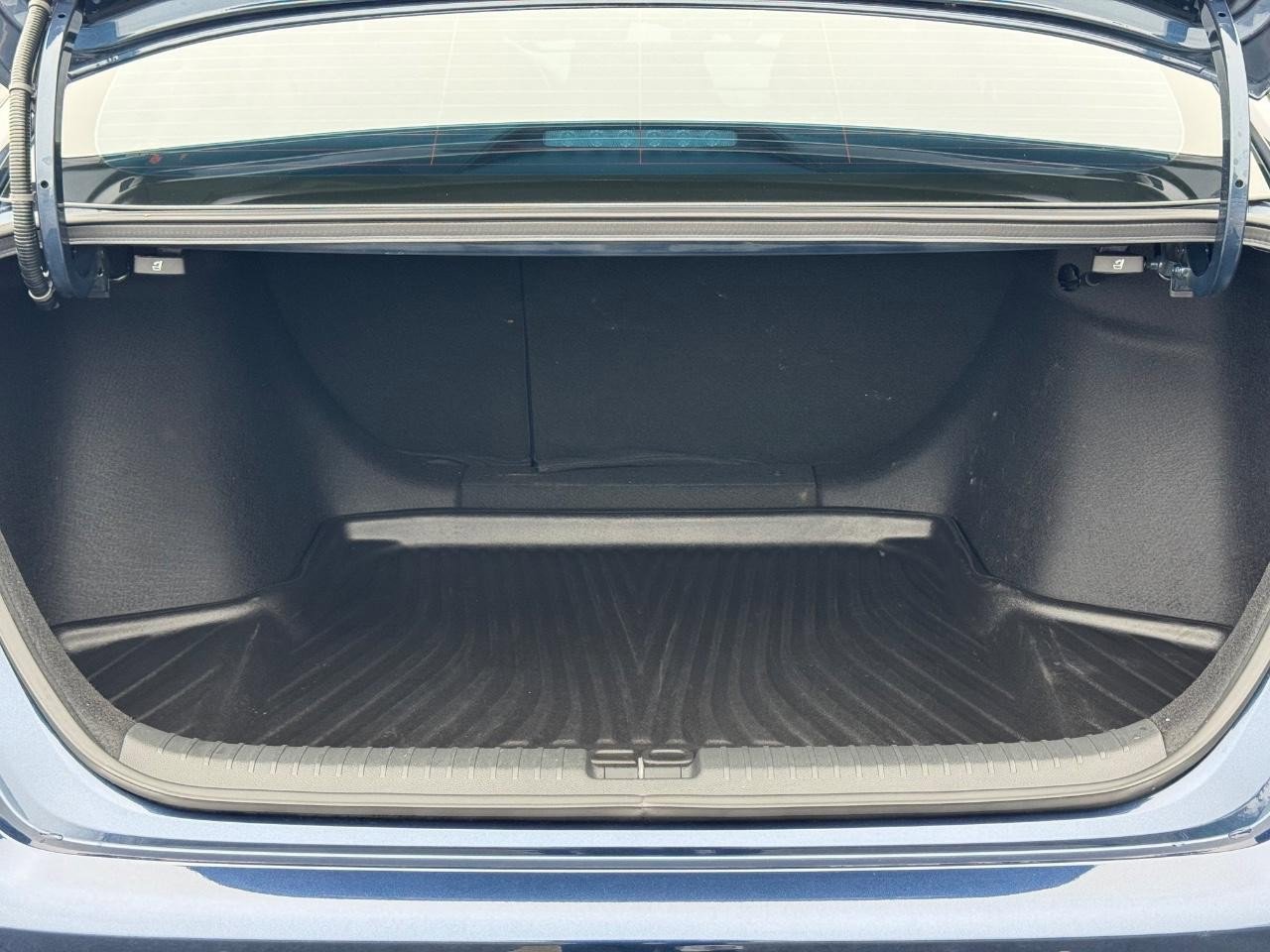 Used 2024 Honda Accord EX-L image 4