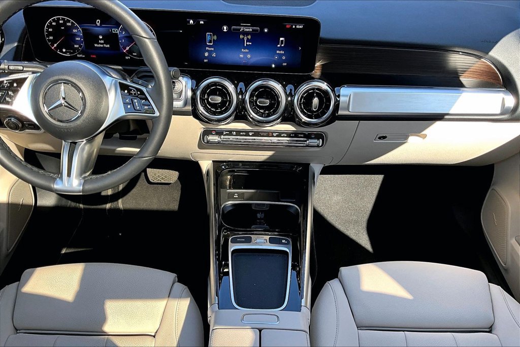 Used 2026 Mercedes-Benz GLB 250 4MATIC image 24