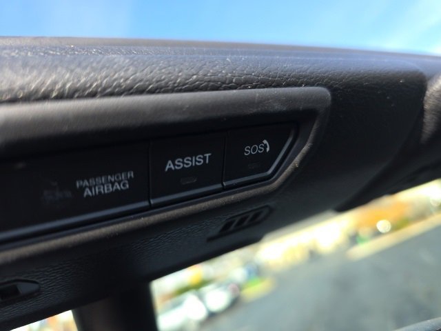 Used 2023 Jeep Wrangler Unlimited w/ Sun & Screen Package image 33