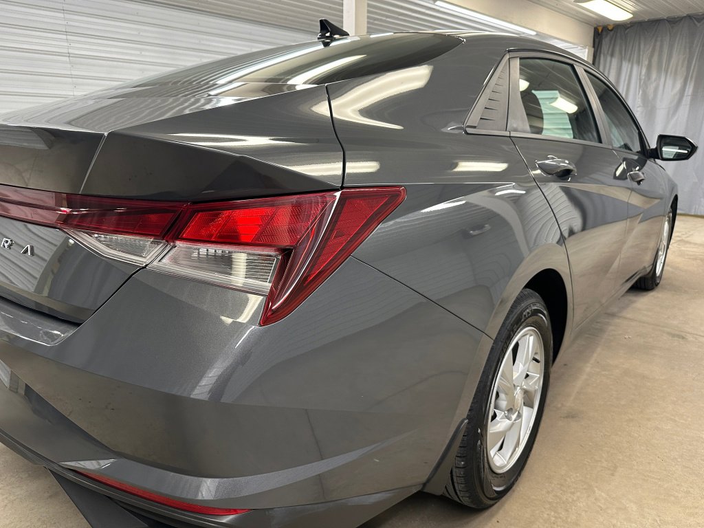 Used 2023 Hyundai Elantra SE image 20