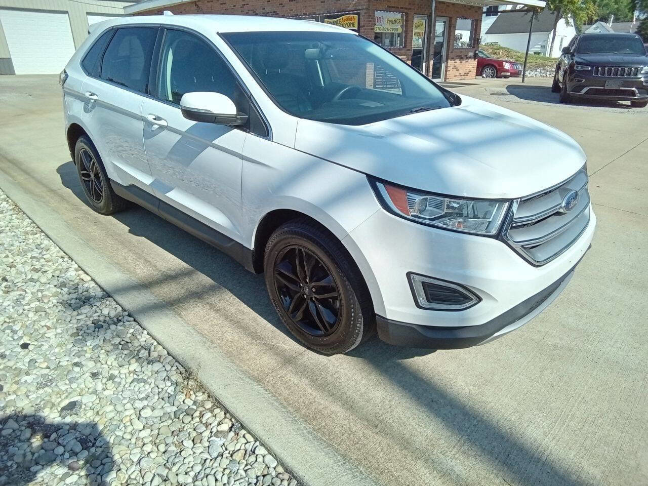 Used 2017 Ford Edge SEL w/ Equipment Group 201A image 2