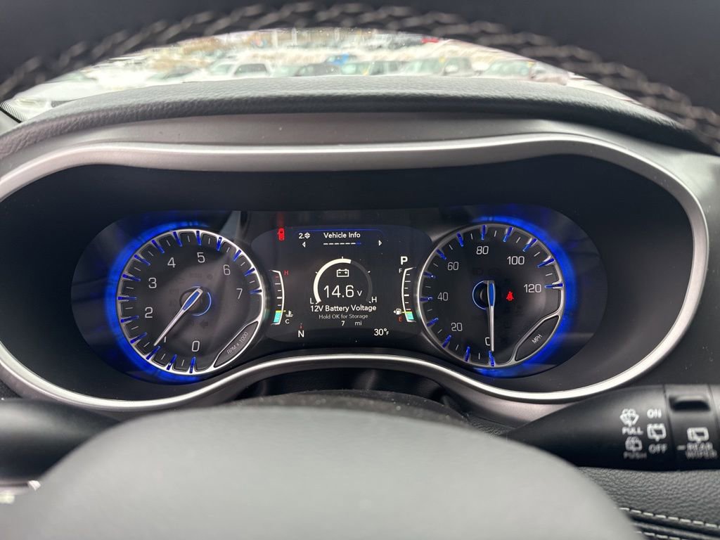 New 2026 Chrysler Pacifica Select image 11