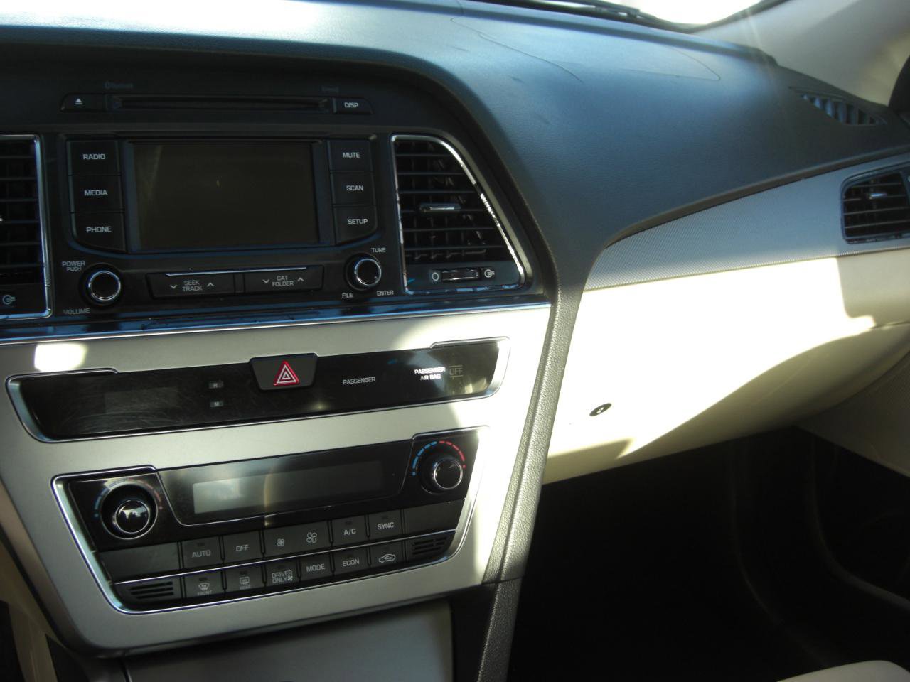 Used 2016 Hyundai Sonata SE FWD image 8