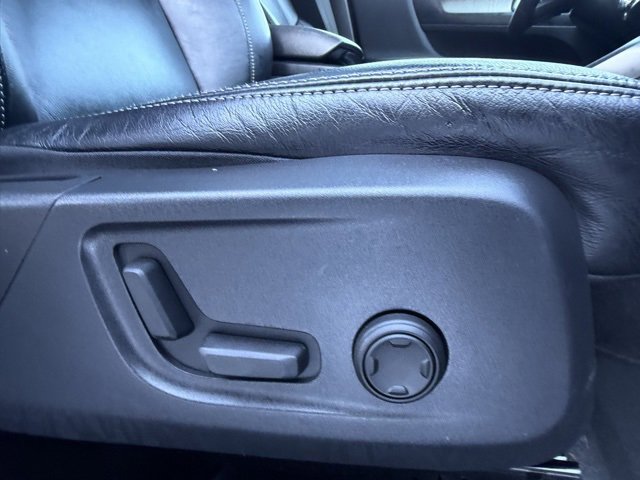 Used 2023 Volvo XC40 B5 Plus image 44