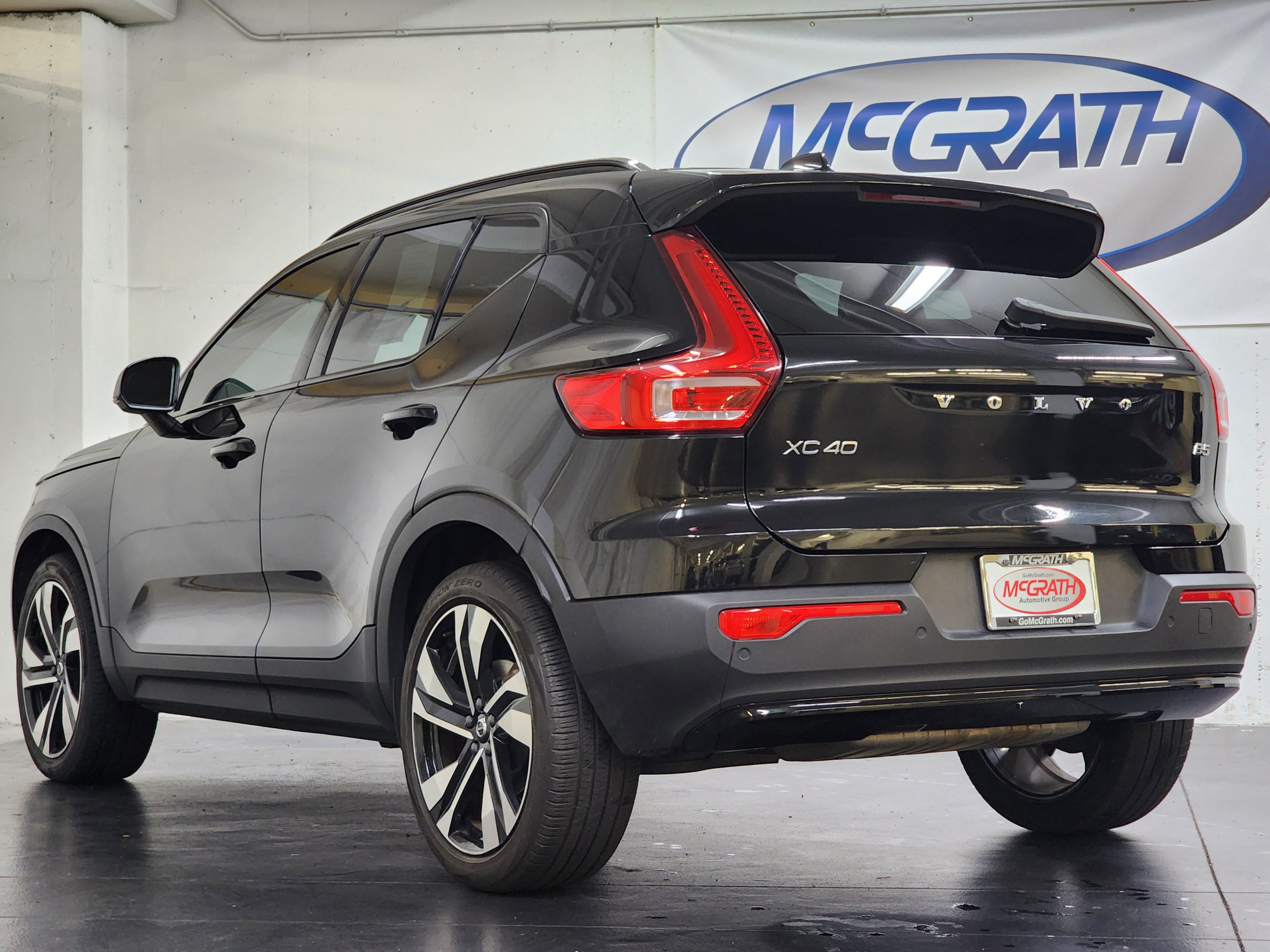 Used 2023 Volvo XC40 B5 Plus w/ Climate Package AWD/4WD image 9