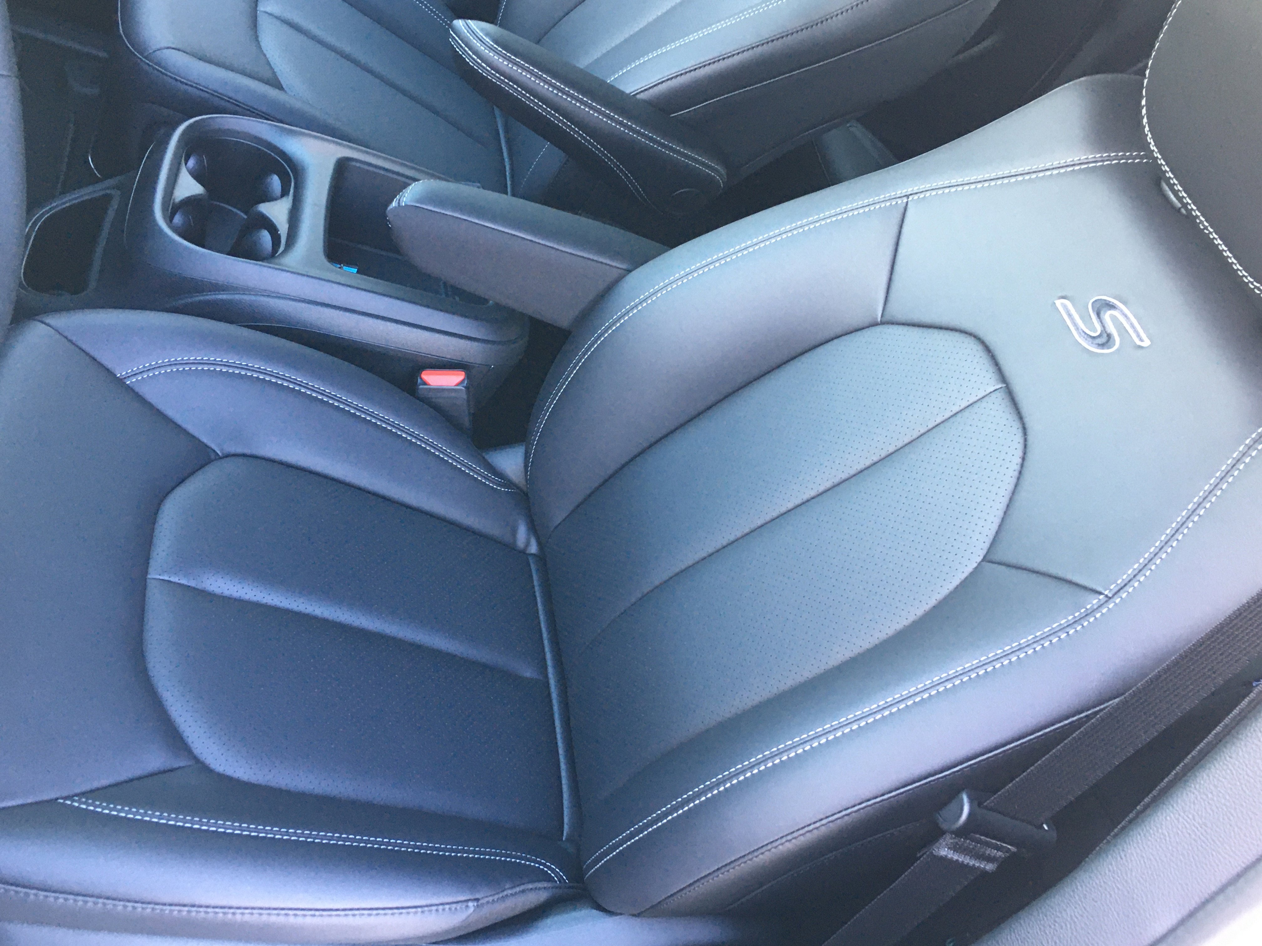 New 2026 Chrysler Pacifica Select w/ S Appearance Package image 15