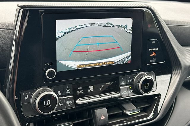 Used 2025 Toyota Highlander XSE AWD/4WD image 25
