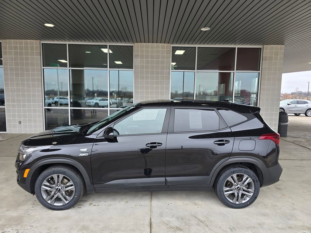 Used 2023 Kia Seltos LX image 4