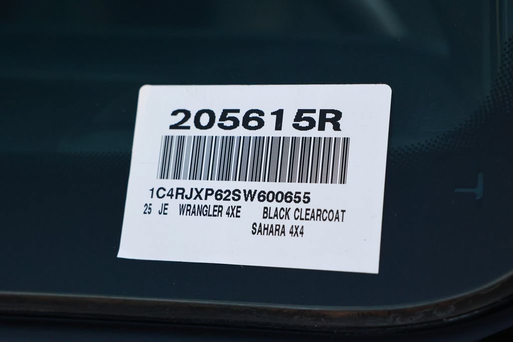 Used 2025 Jeep Wrangler Unlimited Sahara w/ Safety Group AWD/4WD image 40