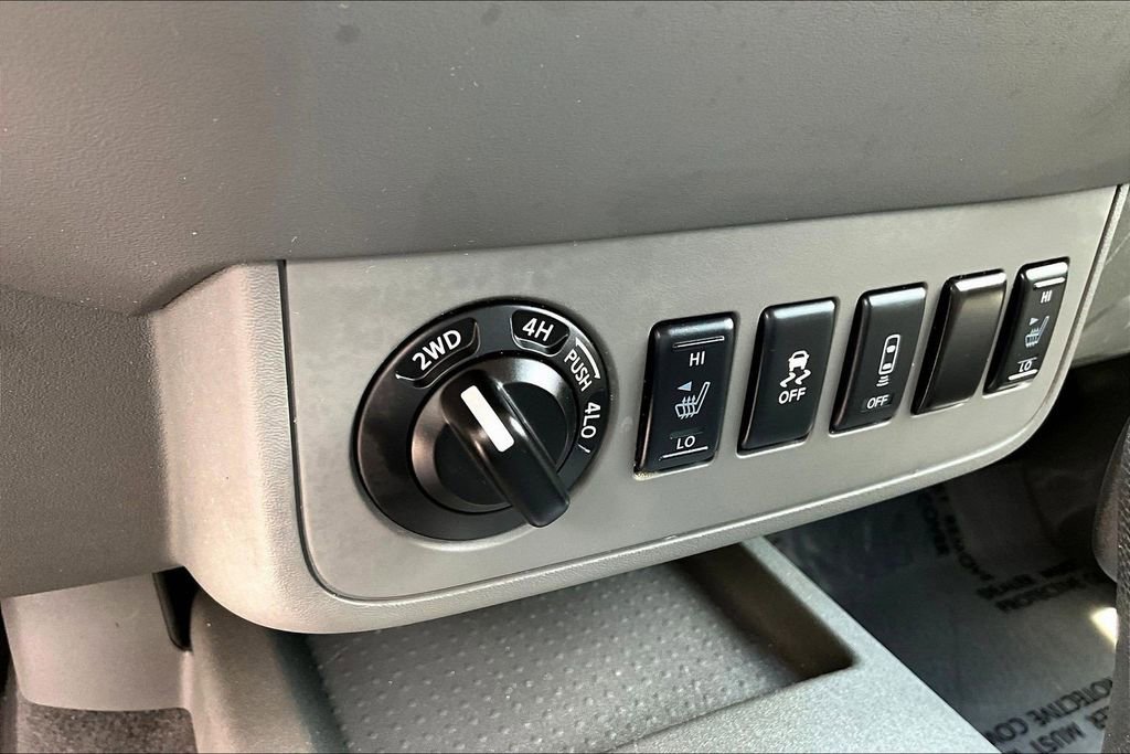 Used 2021 Nissan Frontier SV w/ Midnight Edition Floor Mats AWD/4WD image 18