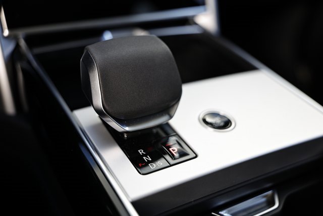 New 2025 Land Rover Range Rover SE image 47