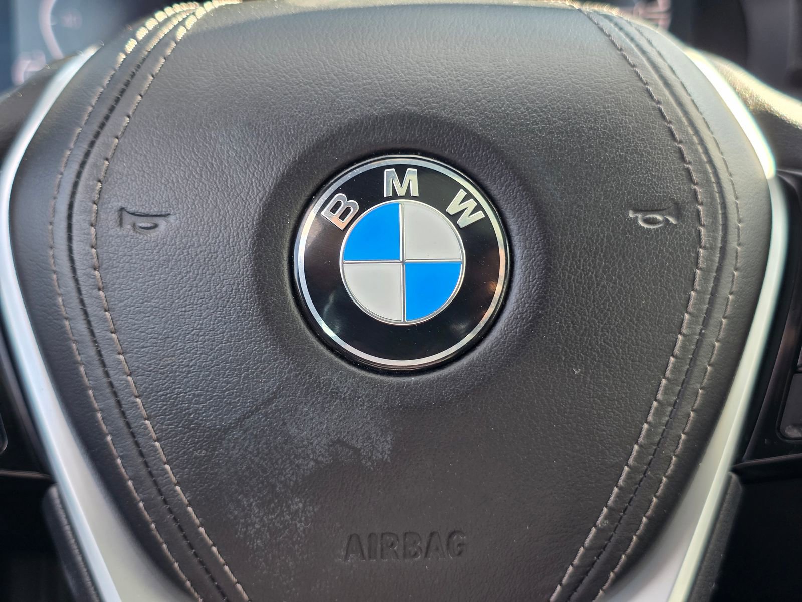 Used 2020 BMW 530e w/ Premium Package image 25