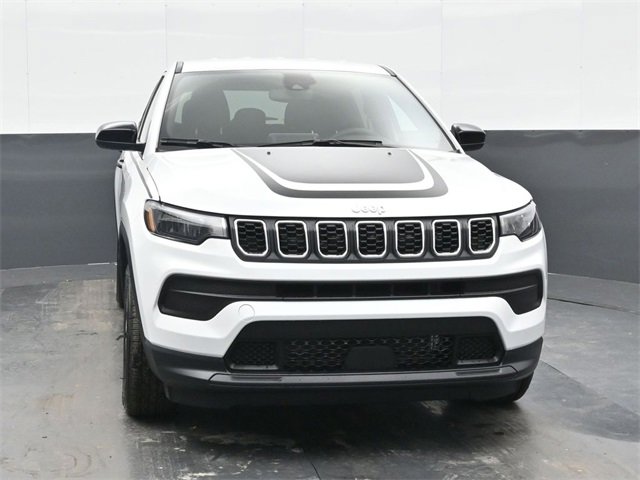 Used 2025 Jeep Compass Sport w/ Mopar Graphics Package image 7