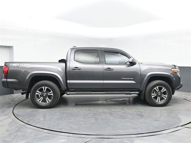 Used 2019 Toyota Tacoma TRD Sport image 11