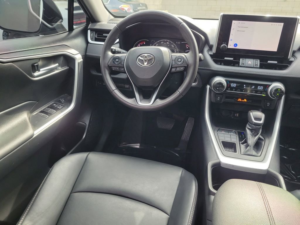 Used 2023 Toyota RAV4 XLE Premium image 16