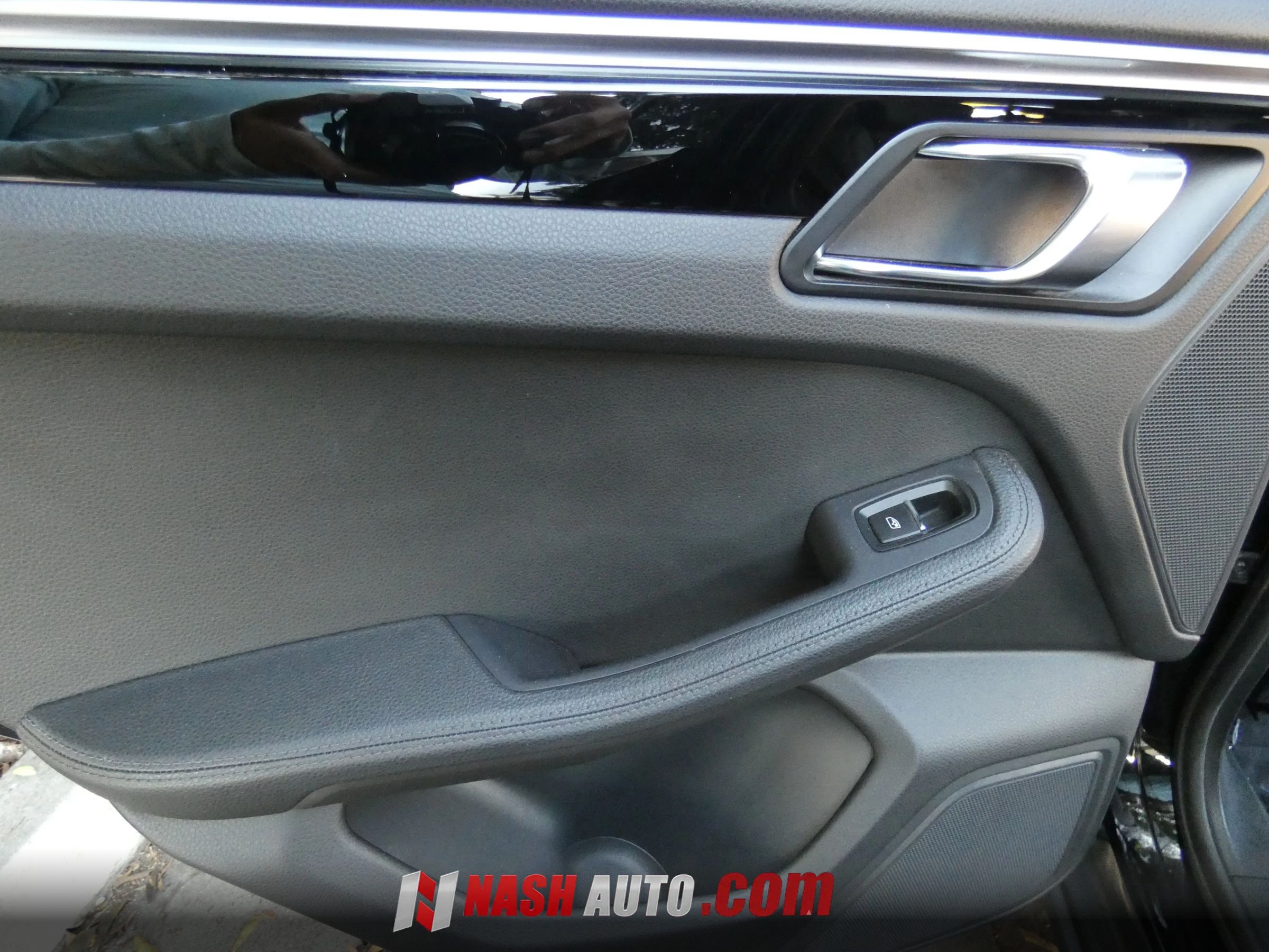 Used 2020 Porsche Macan AWD/4WD image 41