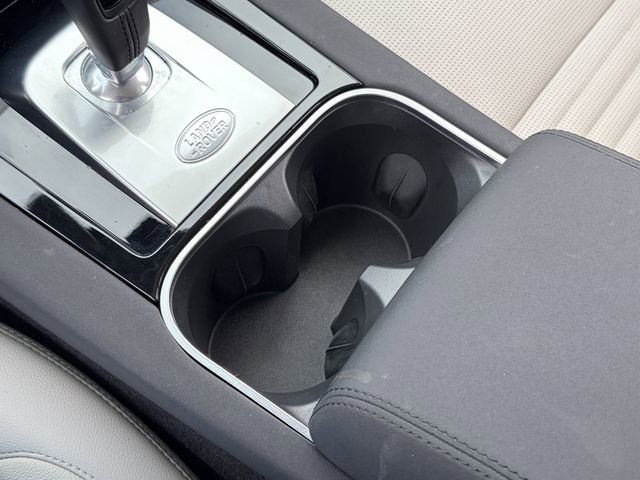 Used 2023 Land Rover Discovery Sport S image 17