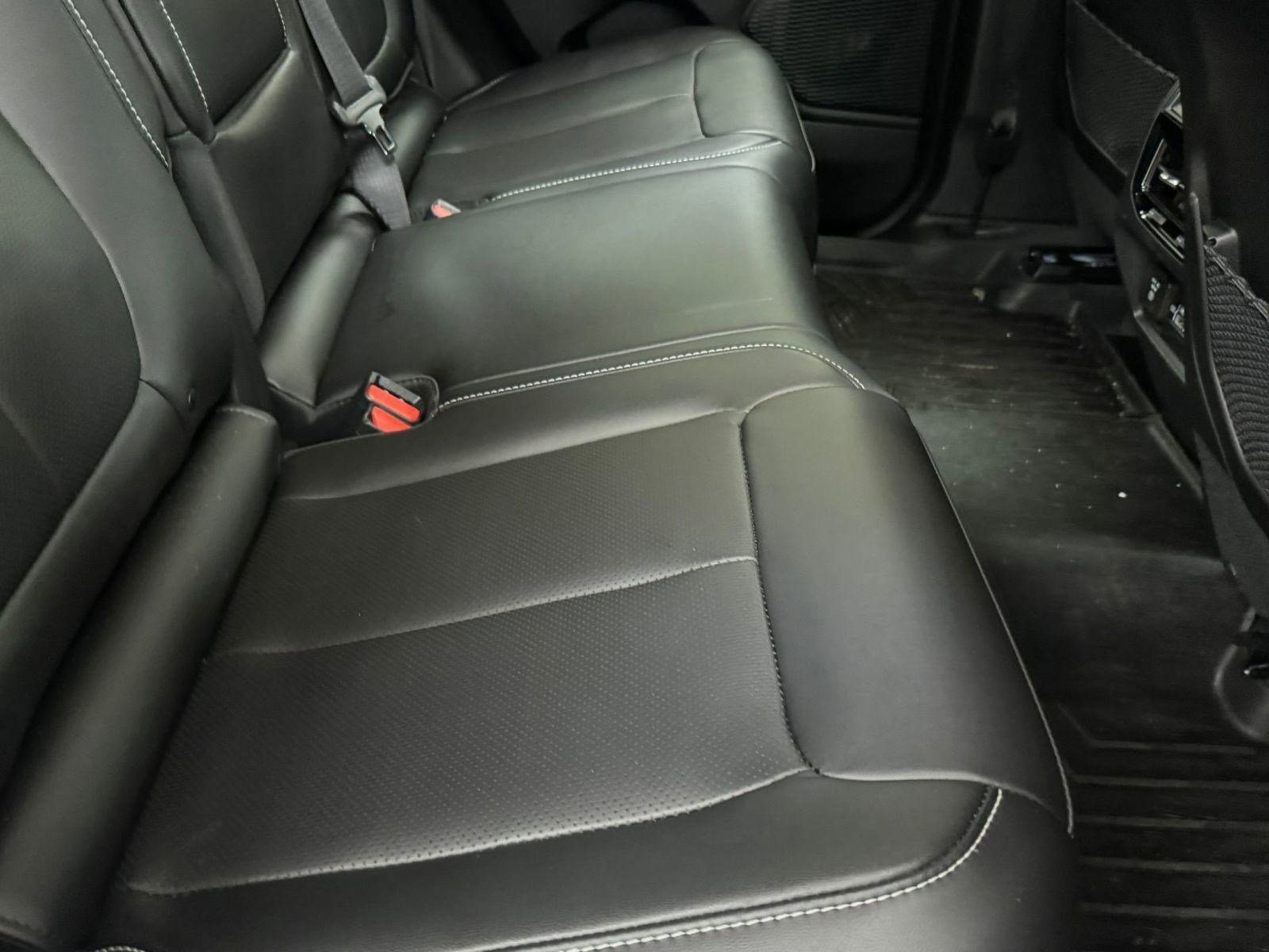 Used 2025 Jeep Grand Cherokee Limited w/ Luxury Tech Group II image 25