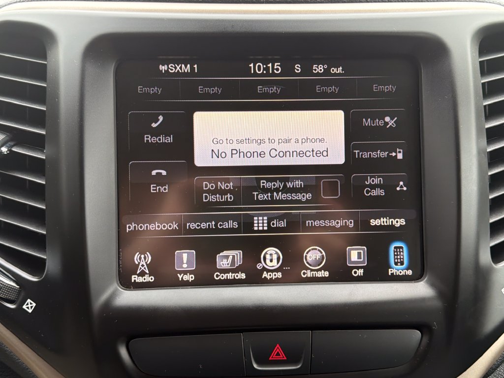 Used 2016 Jeep Cherokee Latitude w/ Comfort/Convenience Group AWD/4WD image 21