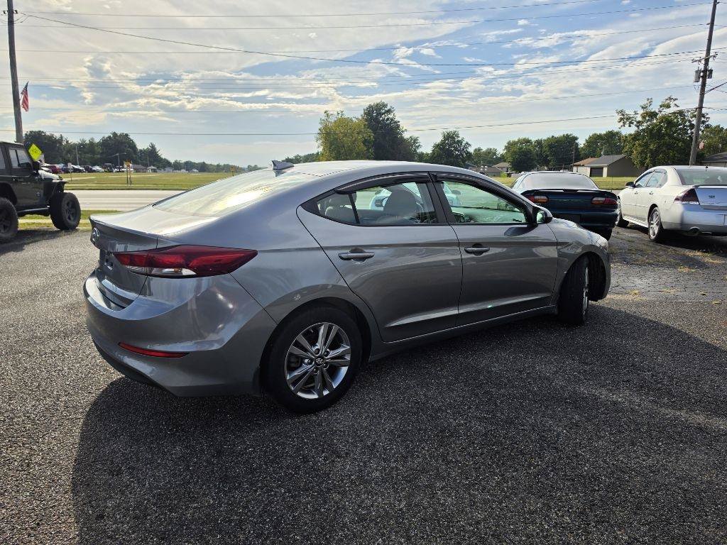 Used 2018 Hyundai Elantra SEL w/ Winter Weather Package FWD image 4
