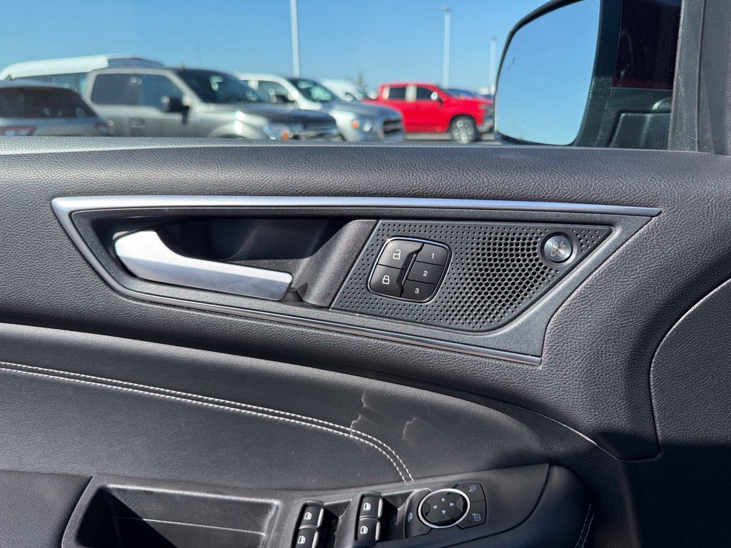 Used 2024 Ford Edge Titanium AWD/4WD image 9