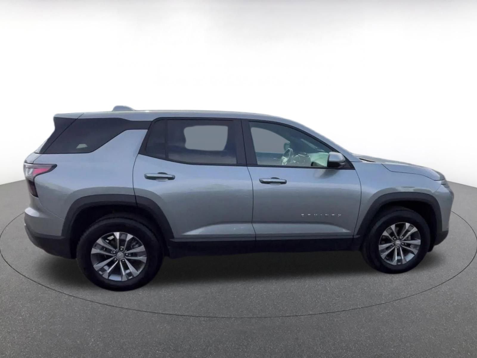 Used 2025 Chevrolet Equinox LT image 16