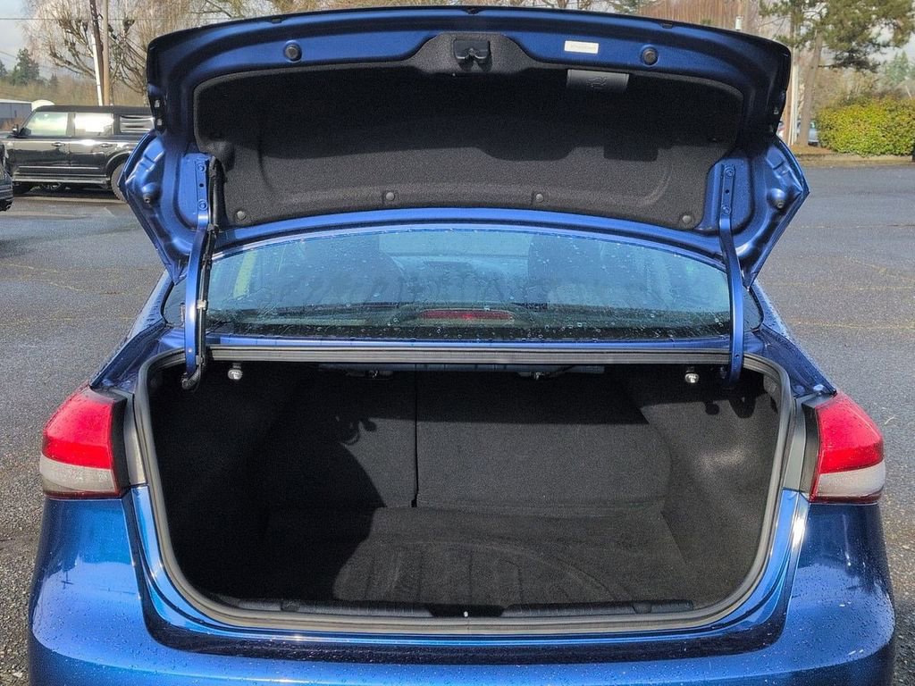 Used 2017 Kia Forte LX image 24