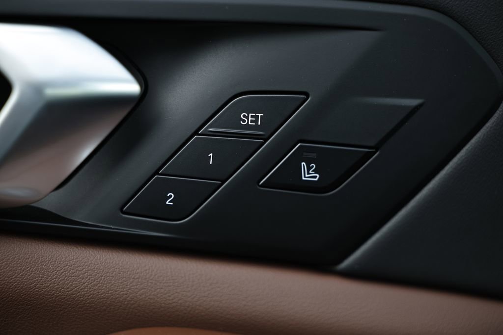 New 2026 BMW X5 xDrive50e w/ Executive Package image 17