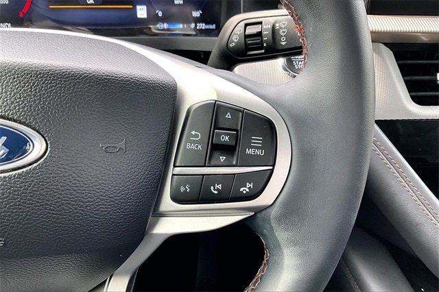 Used 2025 Ford Explorer Active w/ Active Comfort Package image 12