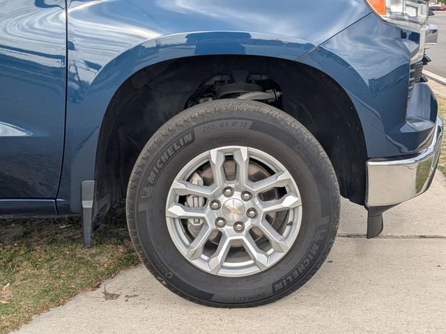Used 2023 Chevrolet Silverado 1500 LT AWD/4WD image 9