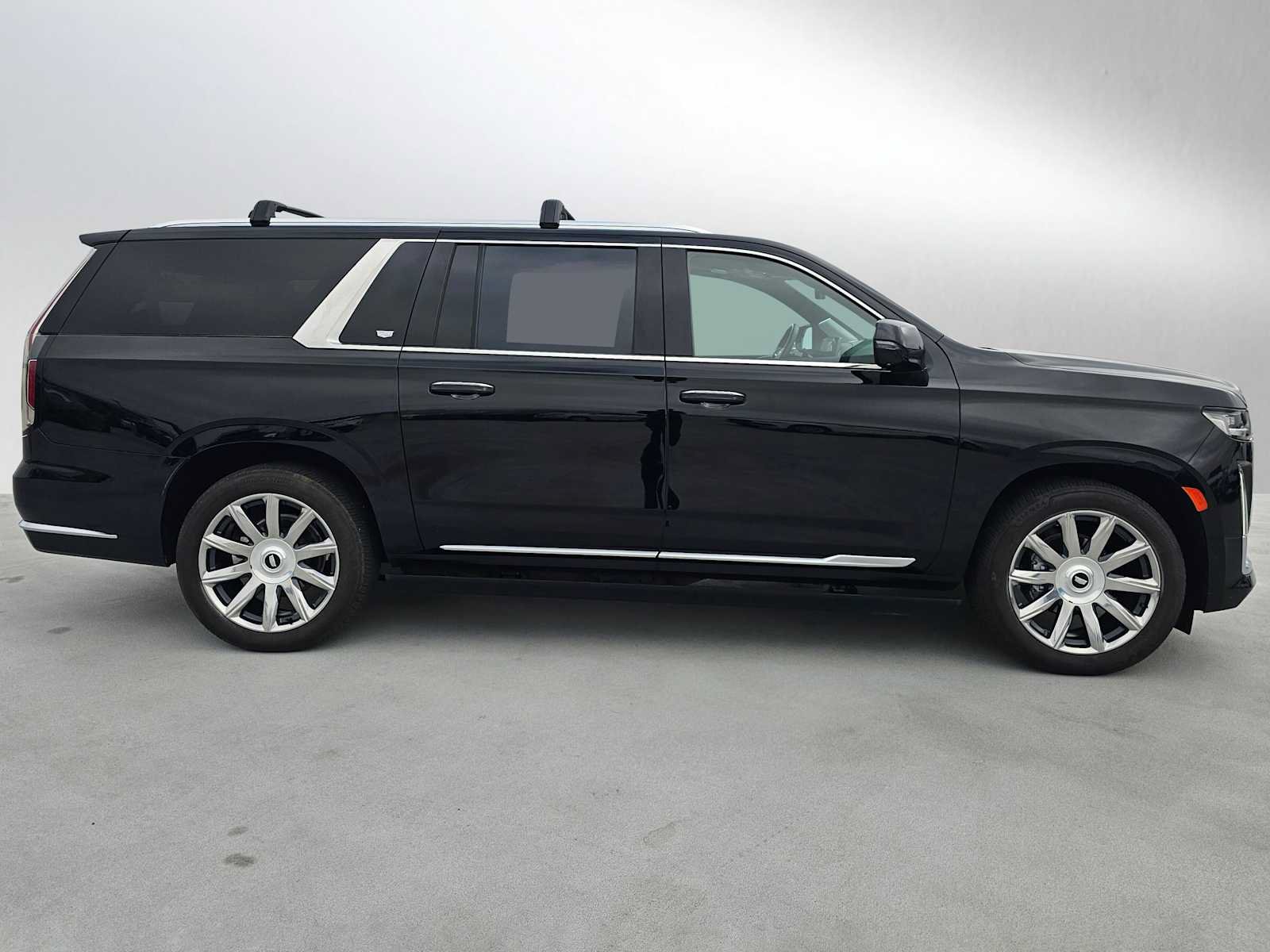 Used 2024 Cadillac Escalade ESV Premium Luxury Platinum AWD/4WD image 2