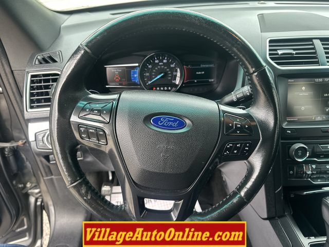Used 2016 Ford Explorer XLT w/ Equipment Group 201A AWD/4WD image 26