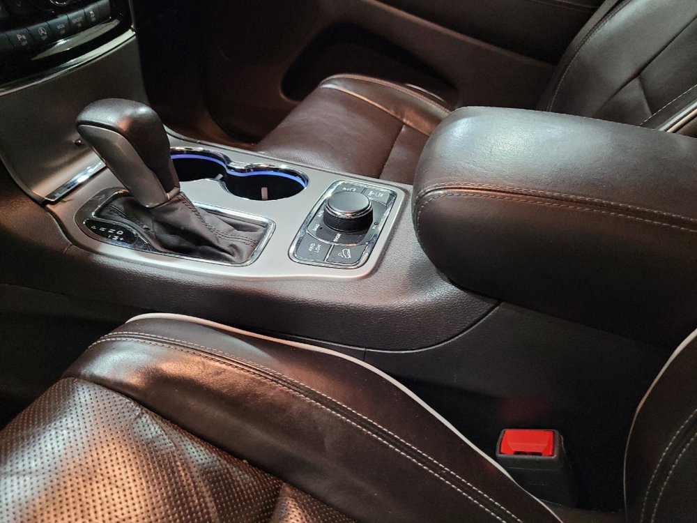 Used 2019 Jeep Grand Cherokee Overland AWD/4WD image 26