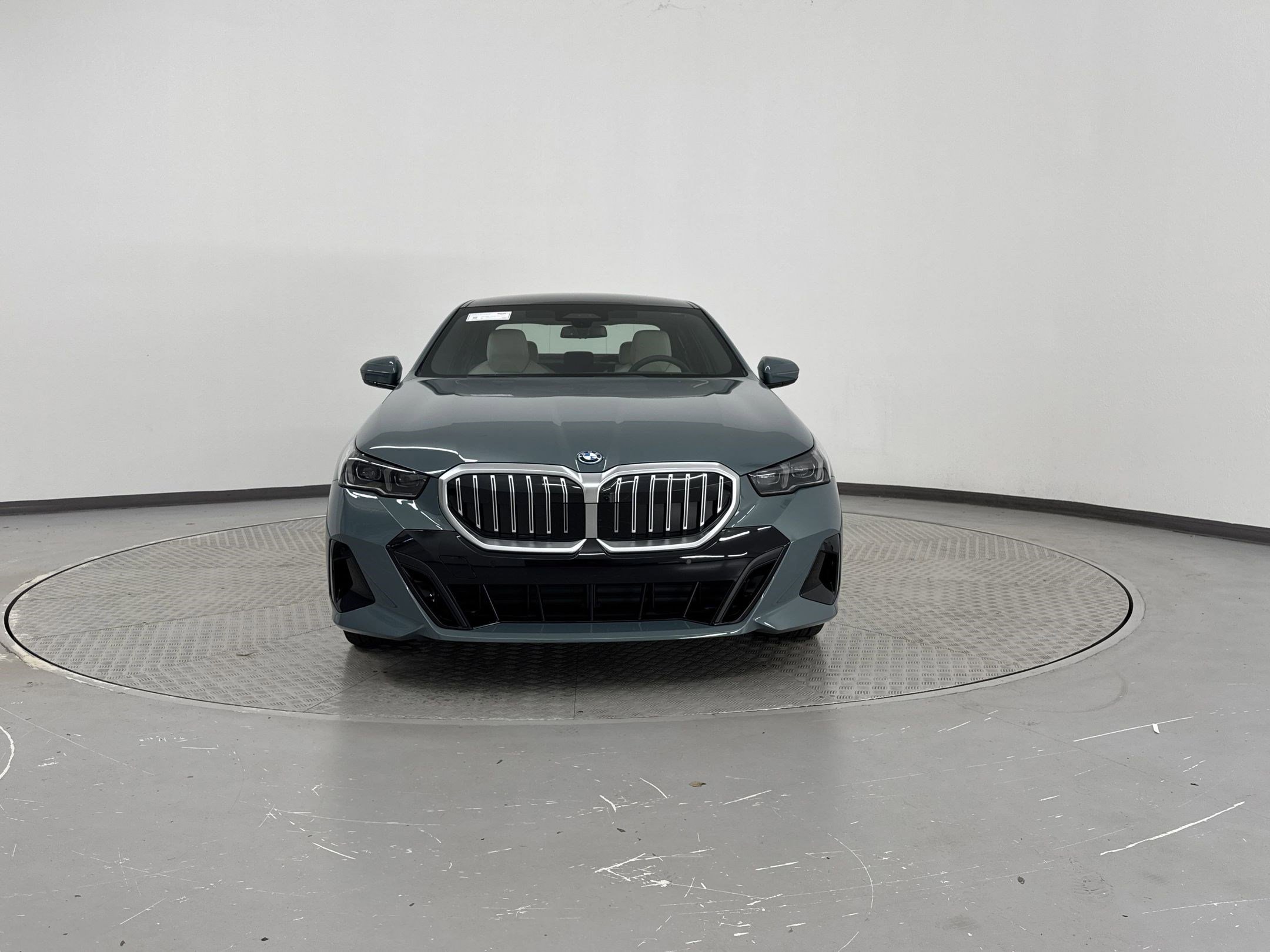 New 2026 BMW 550e xDrive w/ Executive Package image 6